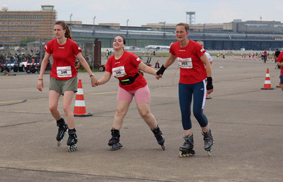 3 Frauen auf Inlineskates